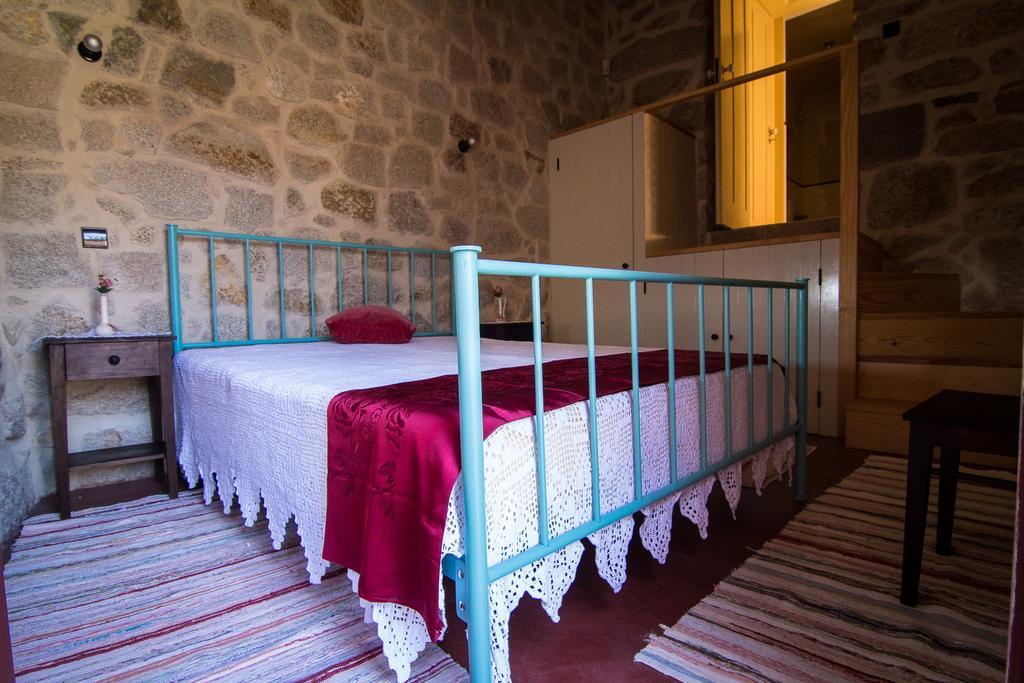 Casas Dos Avos Guest House Vale de Cambra Room photo